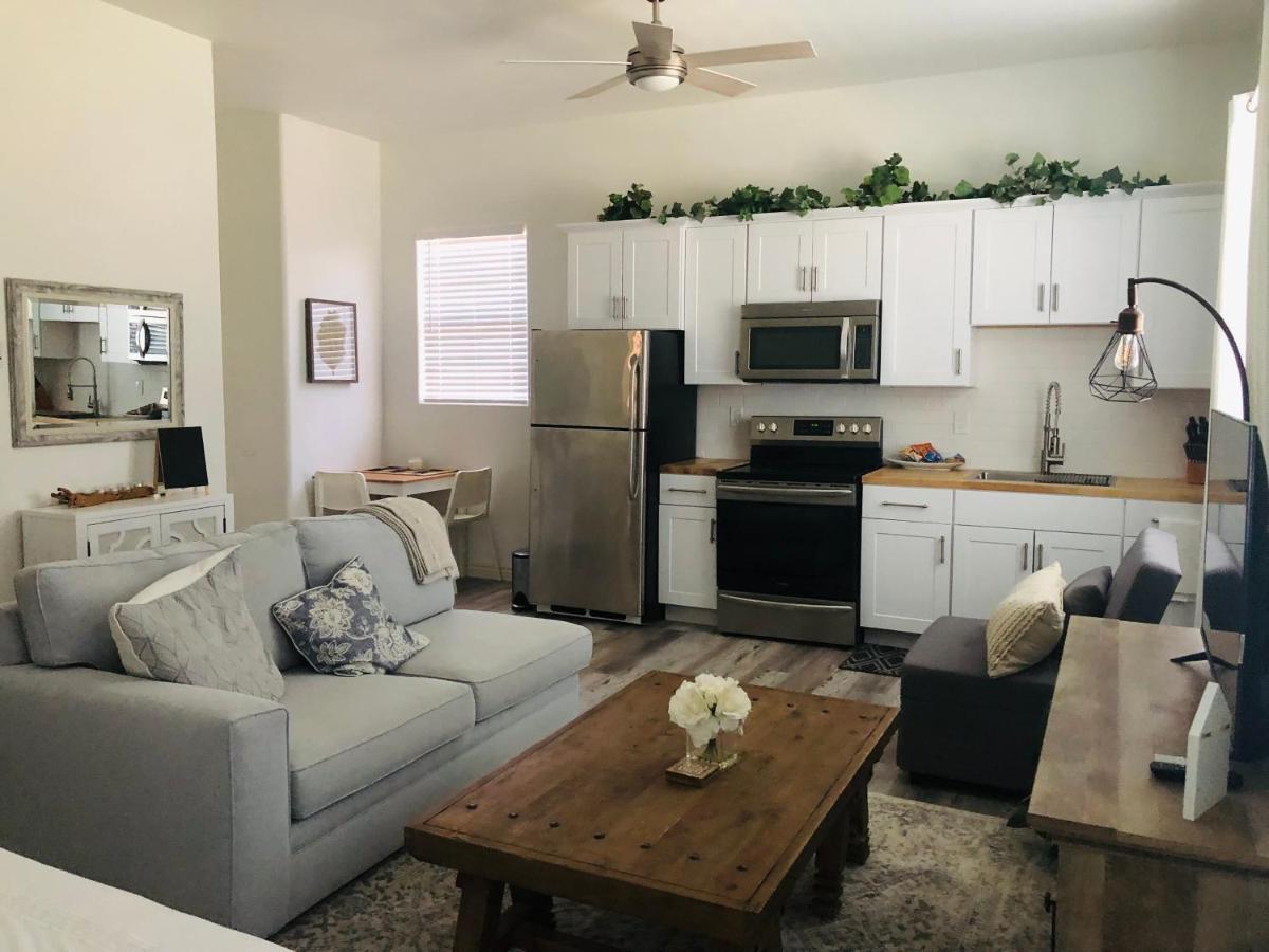 Beautiful Private Casita/Guesthouse W/ Kitchen, Access To Pool/Spa グッドイヤー エクステリア 写真